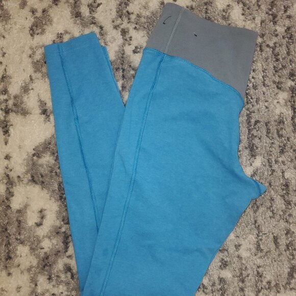Nike Dri Fit Lightly Worn Exercise Leggings EUC - Picture 4 of 8